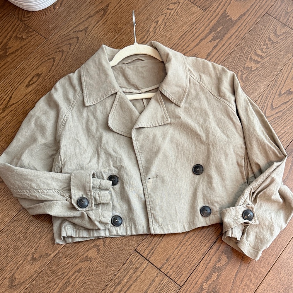 Stylish Tan Cropped Trench Coat
